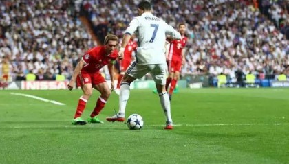  拜仁慕尼黑锋线大将遭遇重伤将缺阵三个月  