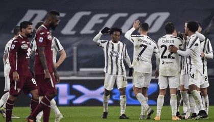  甘冈主场氛围燃爆全场，球迷助威下逆转战胜对手