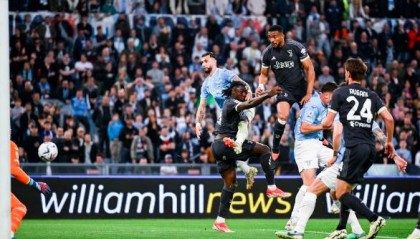  拉齐奥补时进球抢得一分  