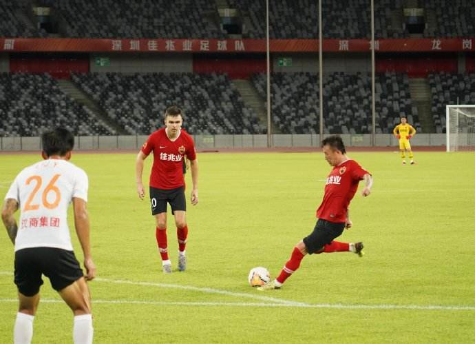  都灵德比爆发冲突，两队多名球员染黄  